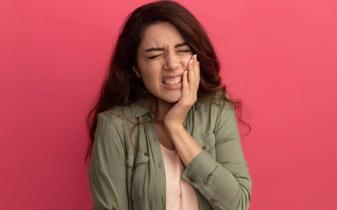 Chipped a Tooth? Don’t Panic, Here’s What to Do Right Away